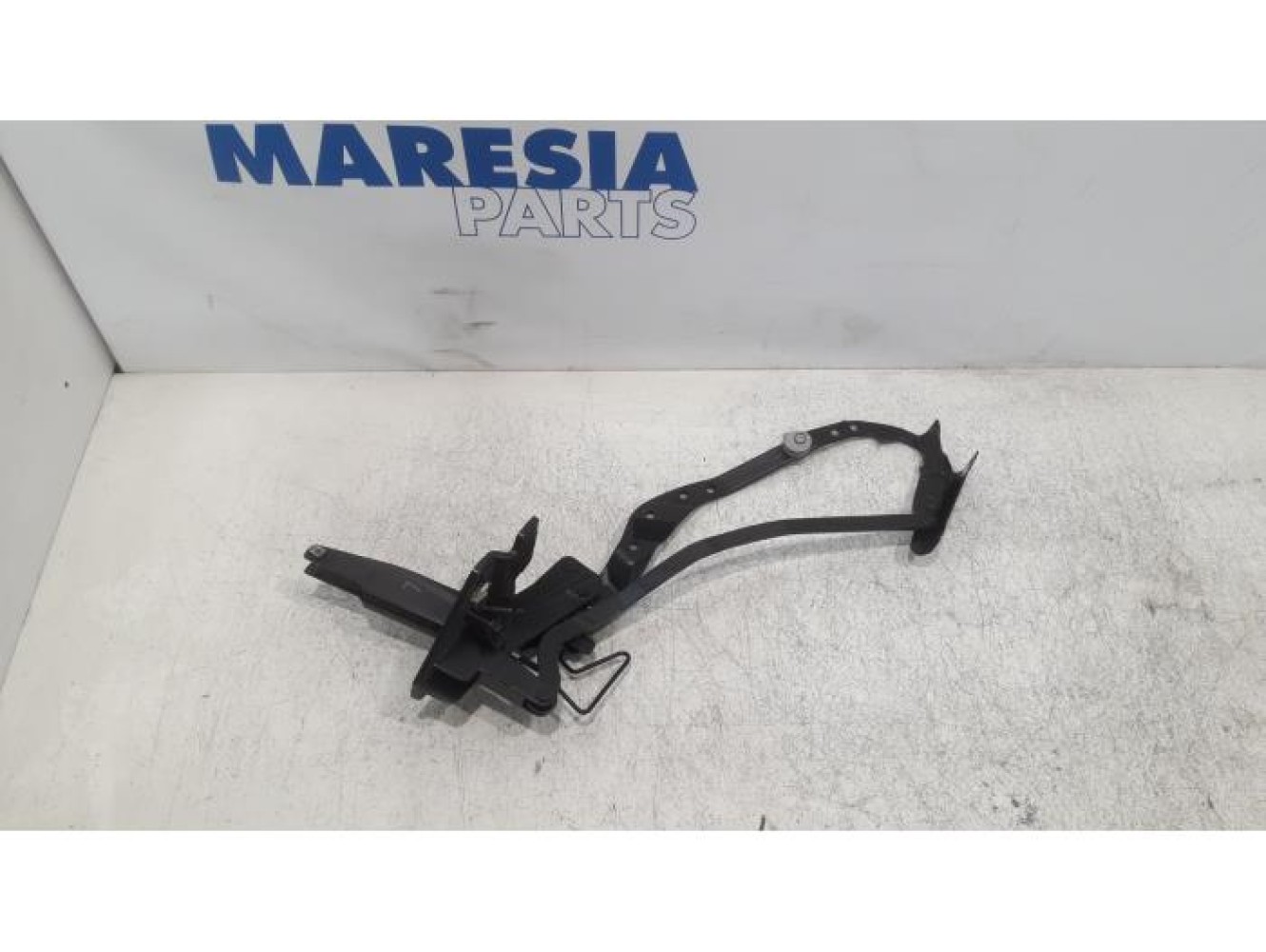 Peugeot - 207 - Convertible top hinge