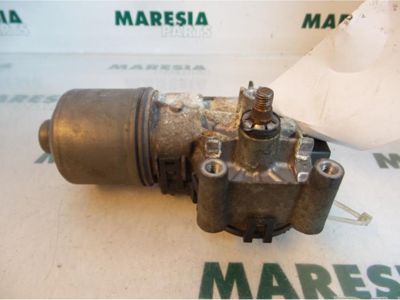 Alfa Romeo - 147 - Front wiper motor