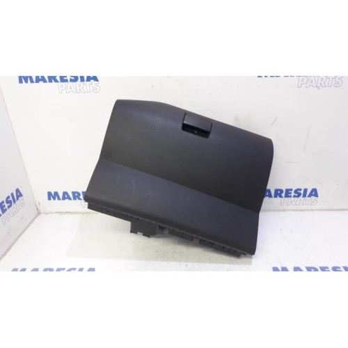 Peugeot - Partner - Glovebox