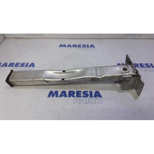 Peugeot - 5008 - Subframe