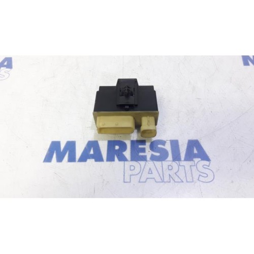 Peugeot - 5008 - Relay