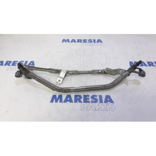 Peugeot - 207 - Wiper mechanism