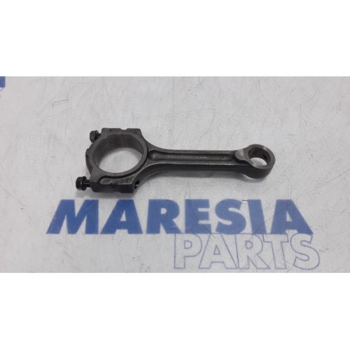 Renault - Clio - Connecting rod