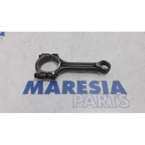 Renault - Clio - Connecting rod