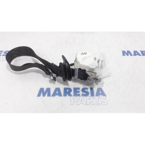 Peugeot - 308 - Rear seatbelt, left