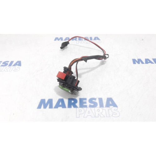 Renault - Trafic - Heater resistor