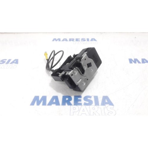 Renault - Trafic - Door lock mechanism 2-door, right