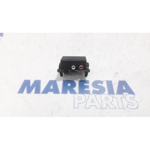 Peugeot - Partner - AUX / USB connection