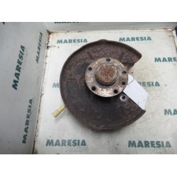 Alfa Romeo - 156 - Fusee links-achter