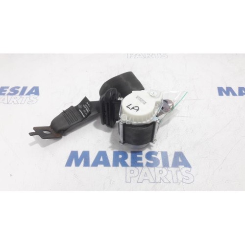 Renault - Clio - Rear seatbelt, left