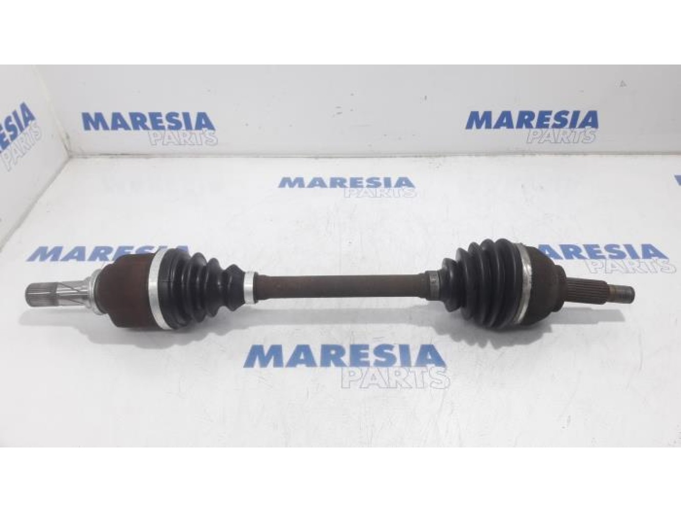 Renault - Trafic - Aandrijfas links-voor