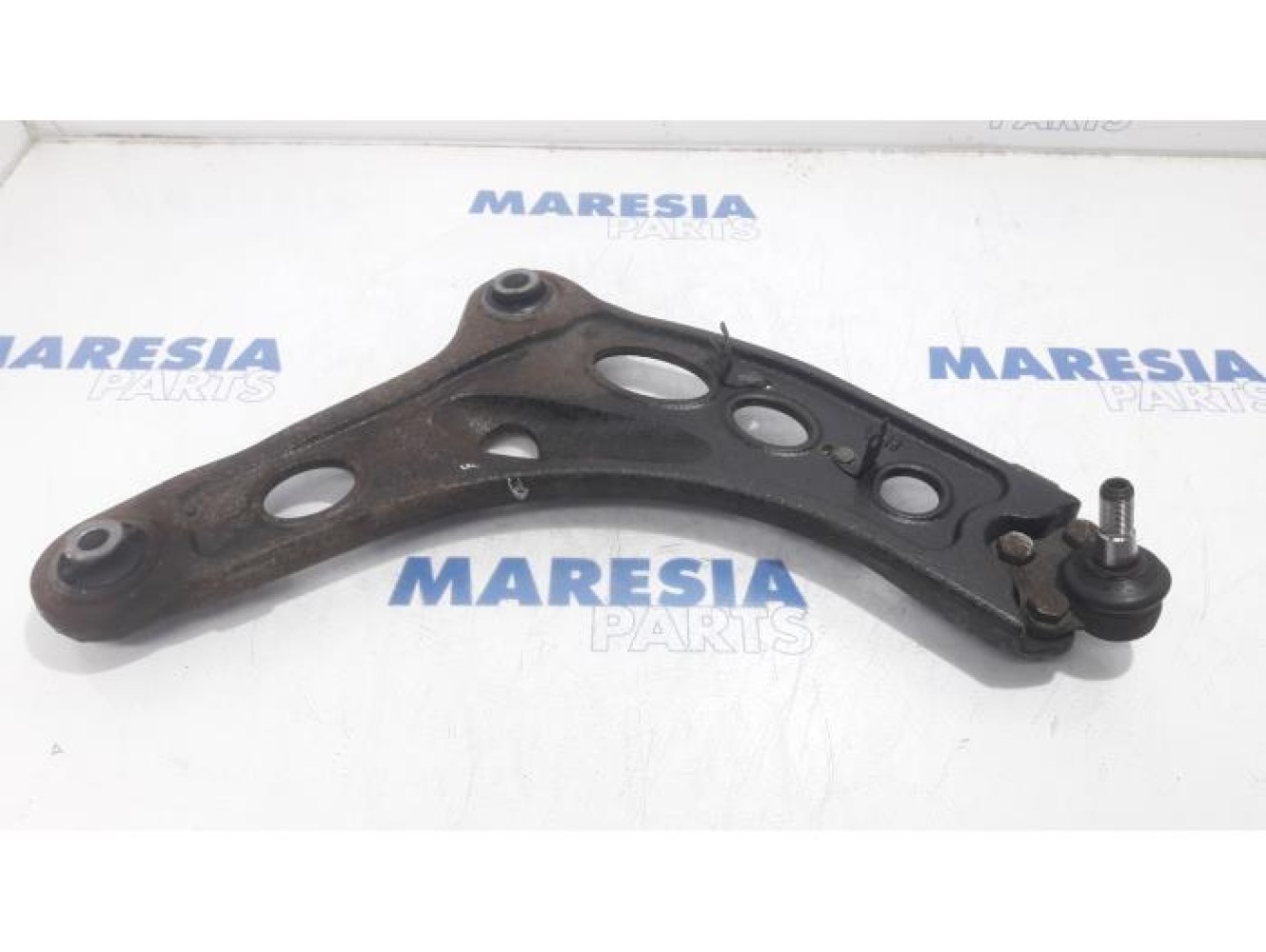 Renault - Trafic - Front lower wishbone, right