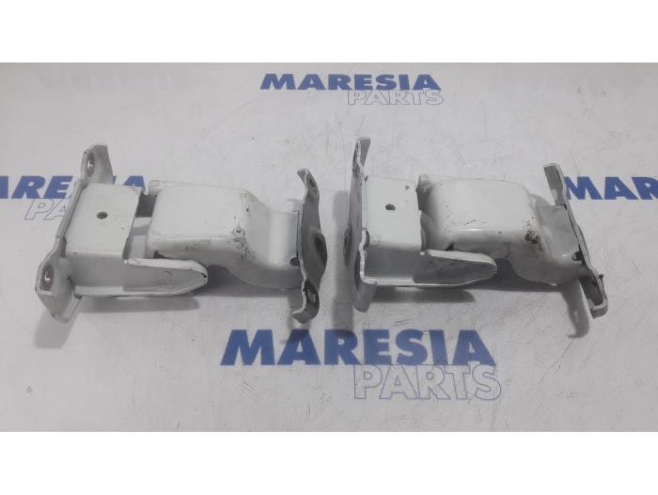 Renault - Trafic - Scharnier deur links-achter