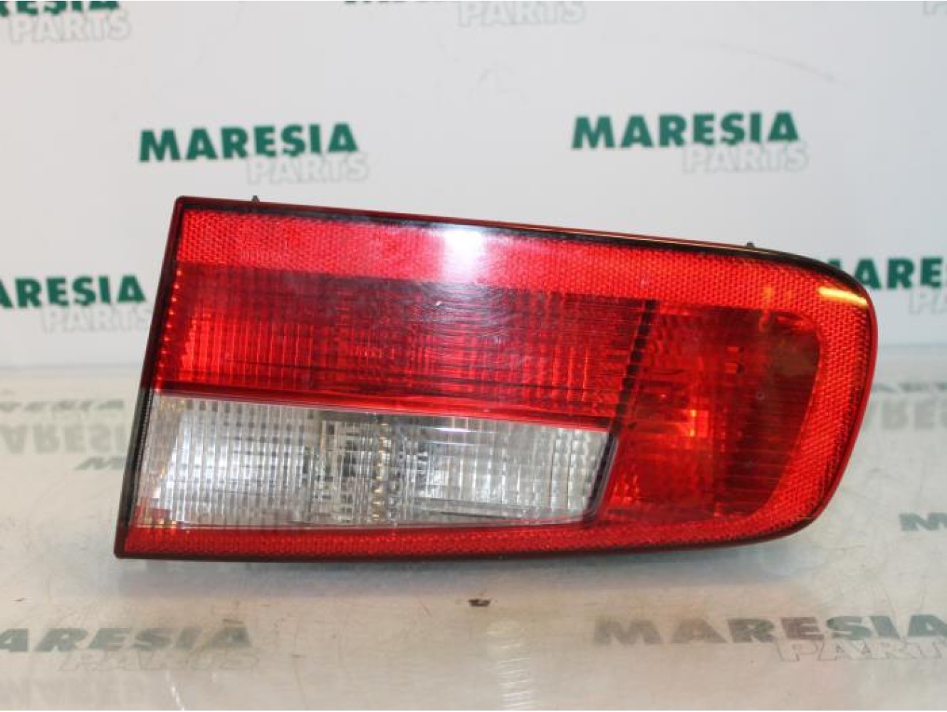 Renault - Laguna - Taillight, right