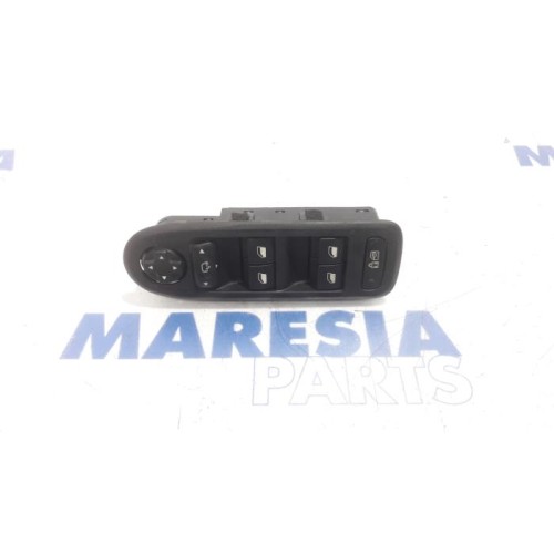Citroen - C5 - Multi-functional window switch