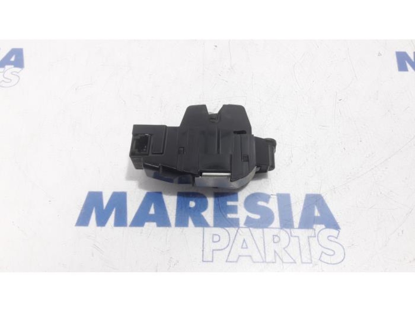 Citroen - C5 - Tailgate lock mechanism