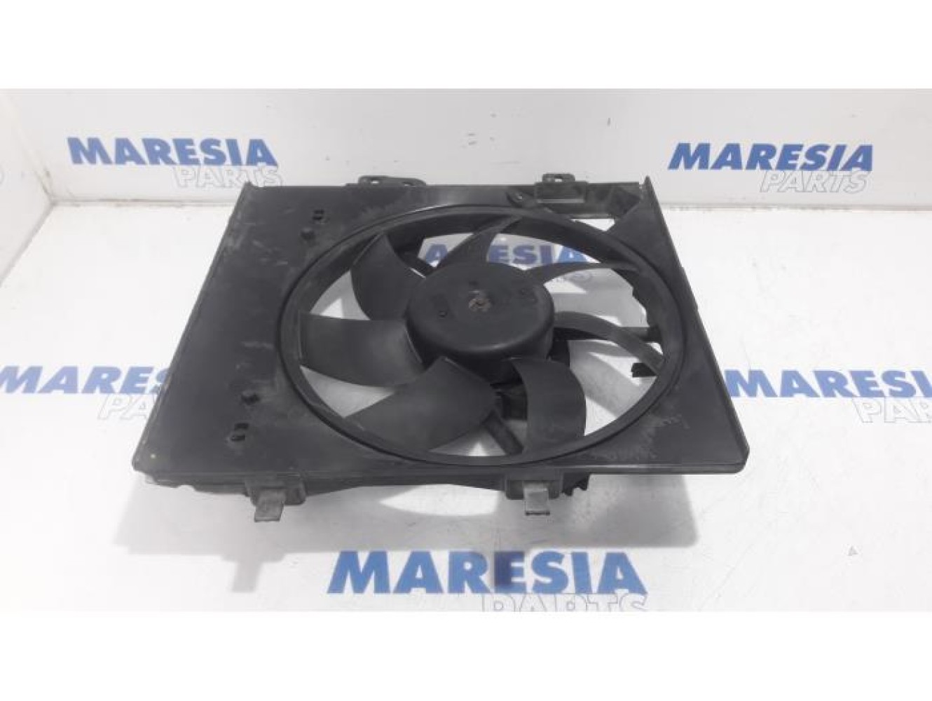 Peugeot - 208 - Fan motor