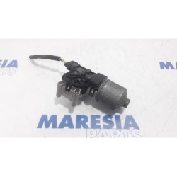 Peugeot - 208 - Front wiper motor