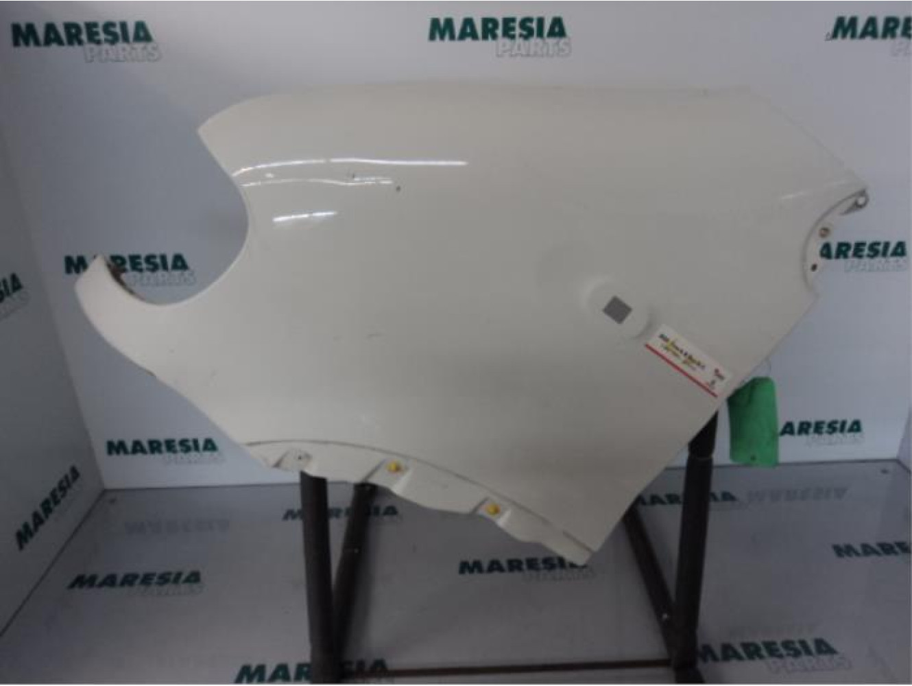 Renault - Master - Front wing, left