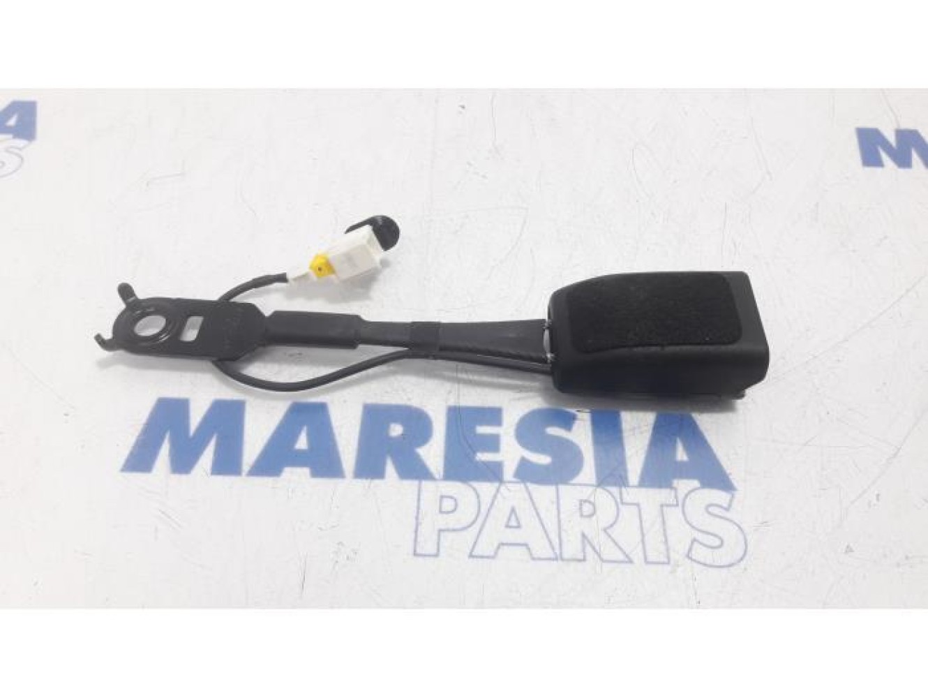 Citroen - C4 - Insertion ceinture de sécurité avant droite