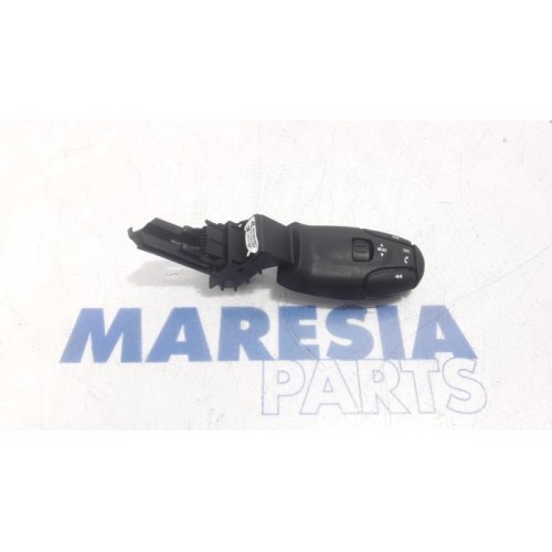 Peugeot - 407 - Steering wheel mounted radio control