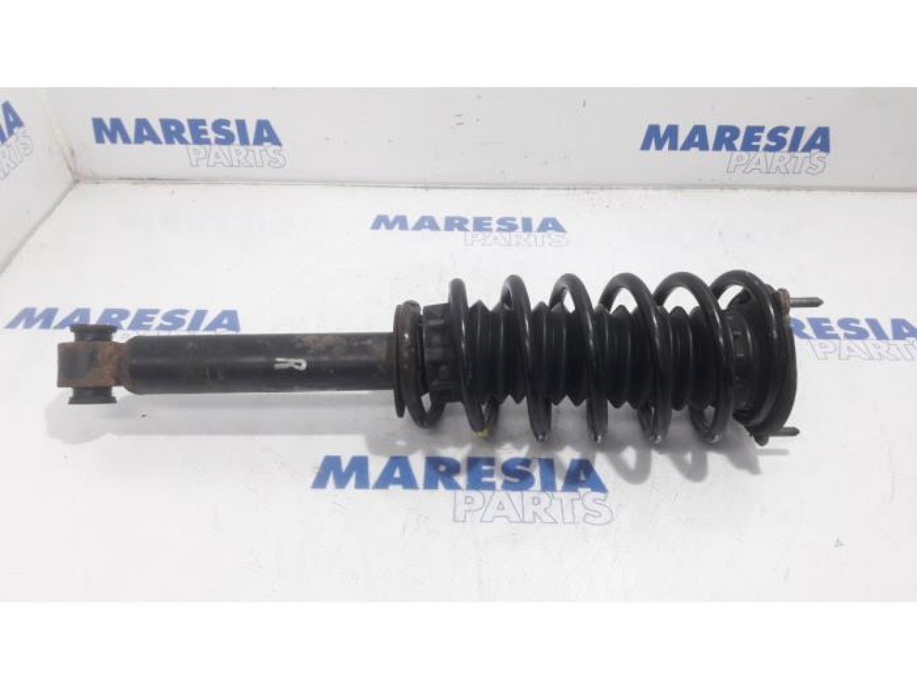 Citroen - C5 - Front shock absorber rod, right