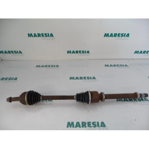 Renault - Megane - Front drive shaft, right