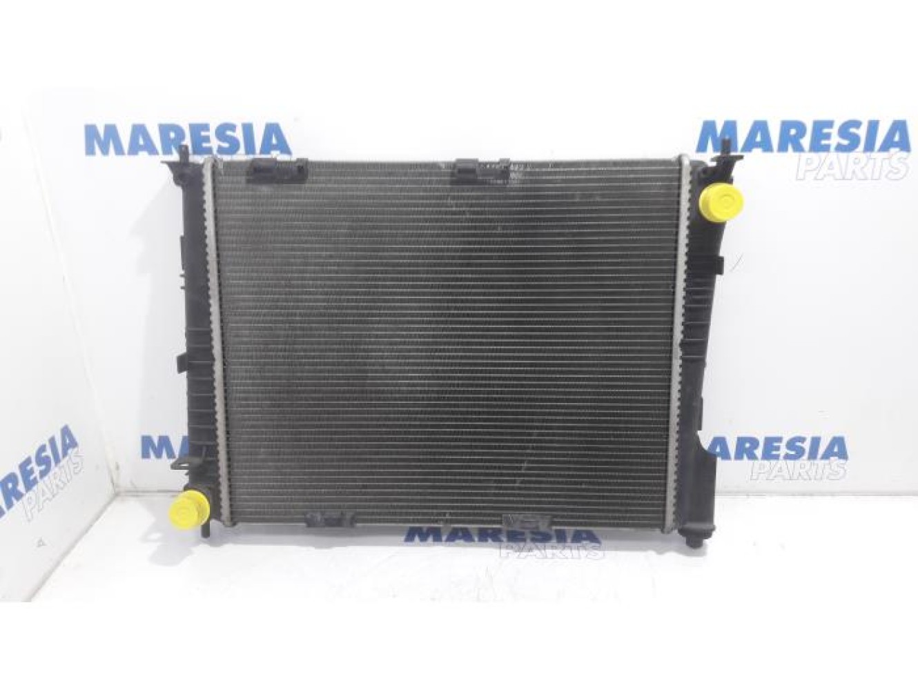 Renault - Clio - Radiator