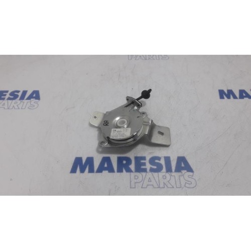 Peugeot - 3008 - Tailgate hinge