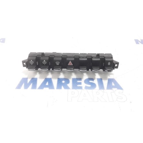 Peugeot - 3008 - Switch