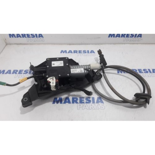 Peugeot - 3008 - Parking brake mechanism