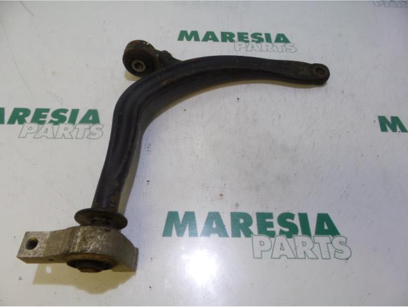 Citroen - C5 - Front lower wishbone, right