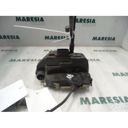 Renault - Megane - Front door lock mechanism 4-door, right