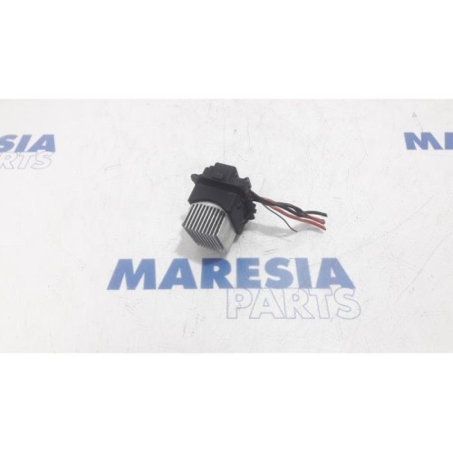 Renault - Clio - Heater resistor