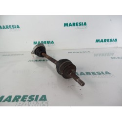 Renault - Clio - Front drive shaft, left