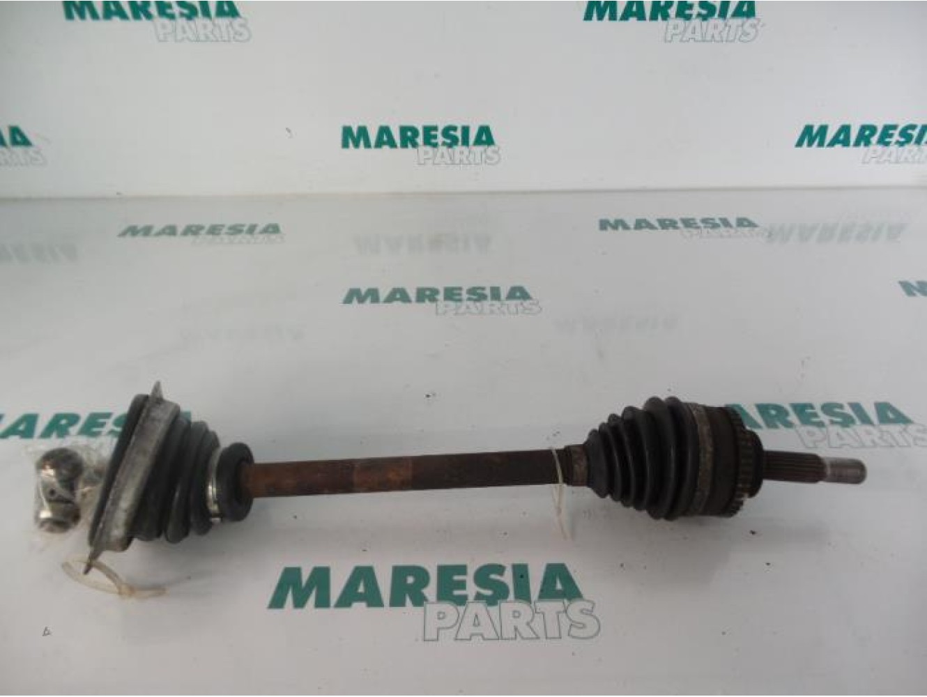 Renault - Clio - Front drive shaft, left