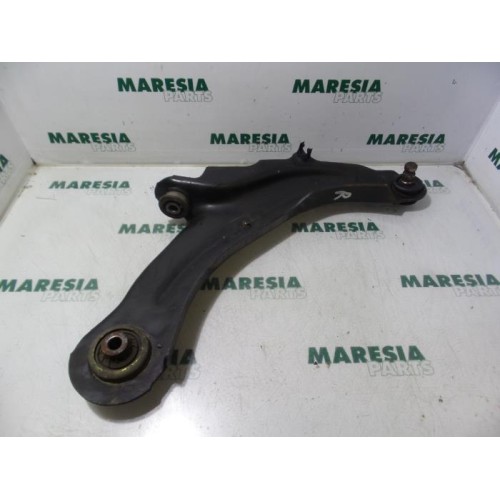 Renault - Megane Scenic - Front lower wishbone, right