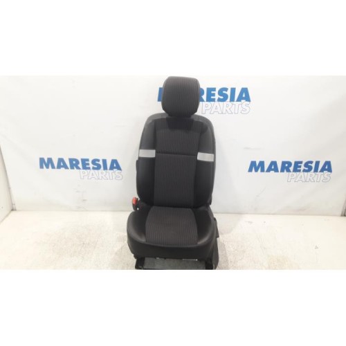 Renault - Scenic - Stoel links