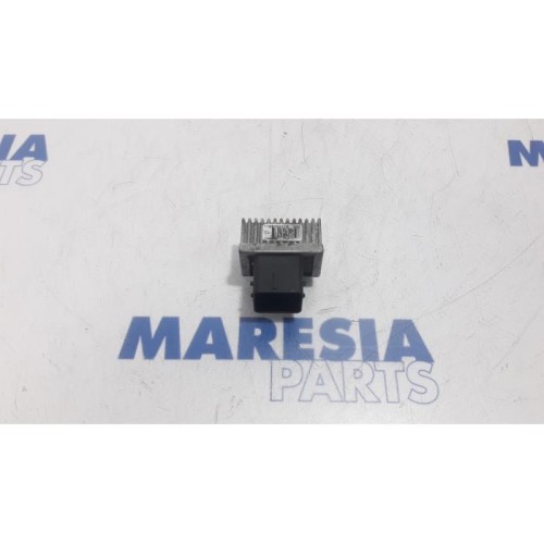 Renault - Scenic - Glow plug relay
