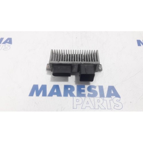 Renault - Scenic - Glow plug relay