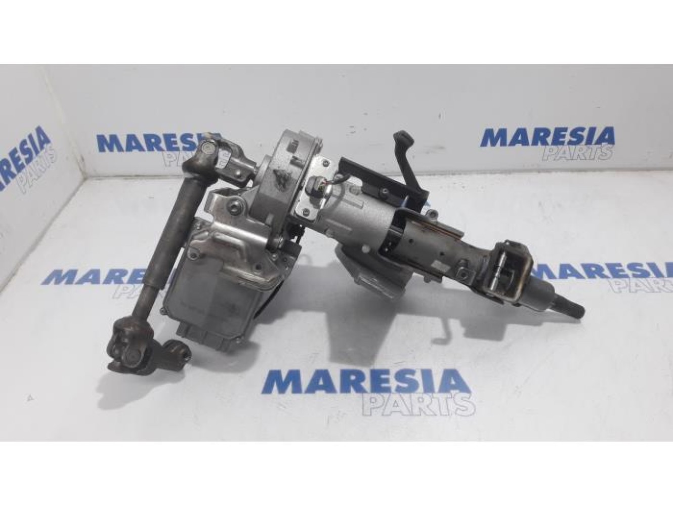 Renault - Clio - Steering column housing