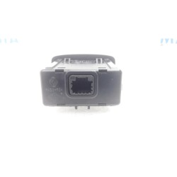 Renault - Kangoo - AUX / USB connection