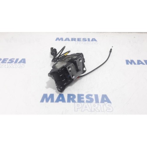 Renault - Kangoo - Door lock mechanism 2-door, right