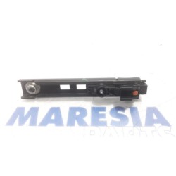 Renault - Kangoo - Seatbelt guide