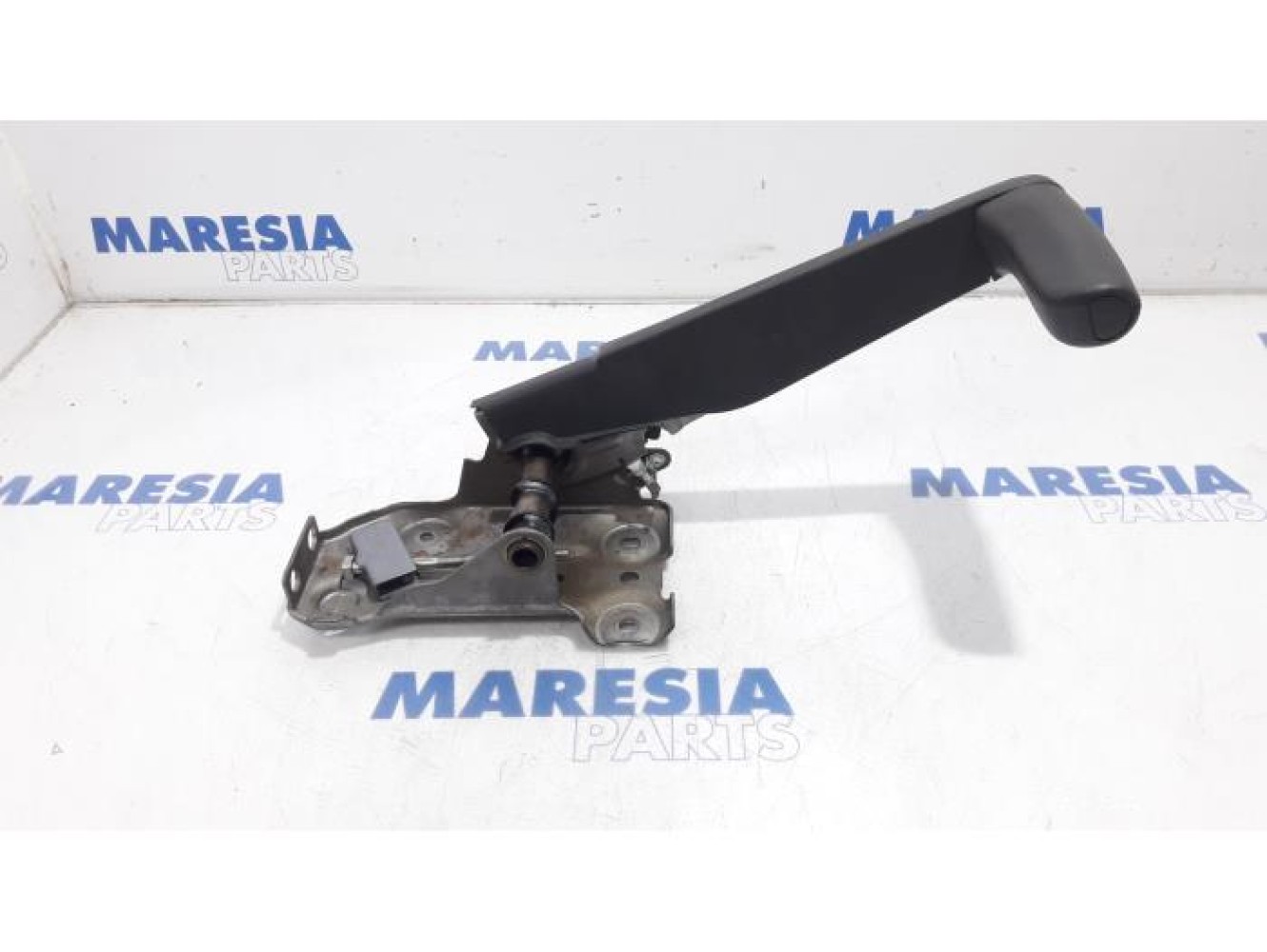 Renault - Kangoo - Parking brake lever