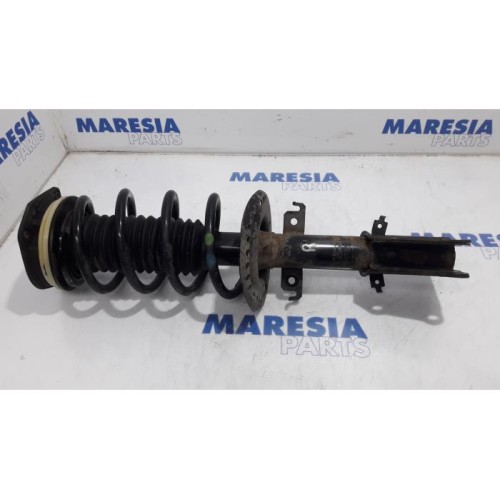 Renault - Kangoo - Front shock absorber rod, right