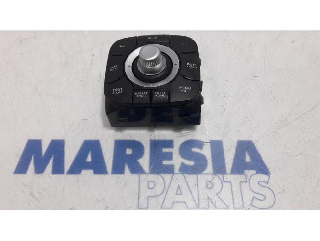 Renault - Scenic - Navigation control panel