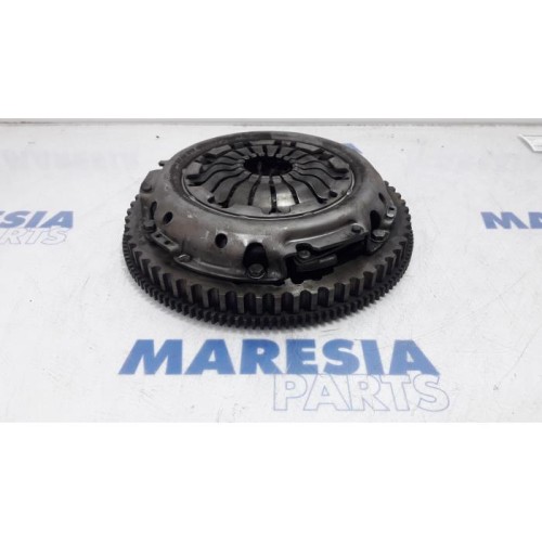 Renault - Clio - Flywheel