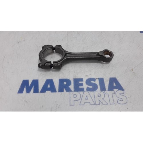 Renault - Clio - Connecting rod