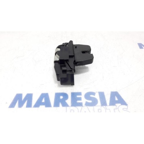 Peugeot - 508 - Tailgate lock mechanism